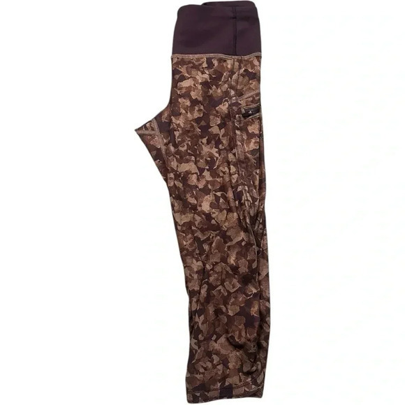 Lululemon Brown Camo High-Waisted Cropped Leggings with Zipper Pocket, Size 2 - Picture 2 of 5